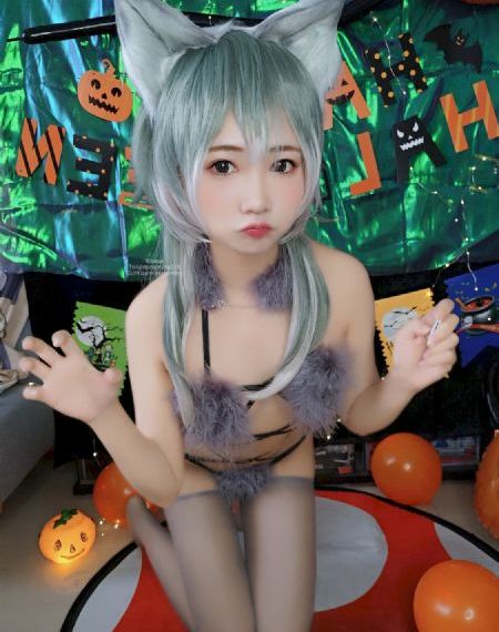 他掀开裙子舌头伸进去动漫软件